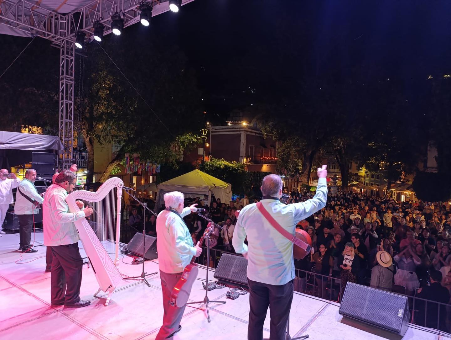 Son Jarocho Conquista Guanajuato: Tlenhuicani Triunfa en el Festival Cervantino