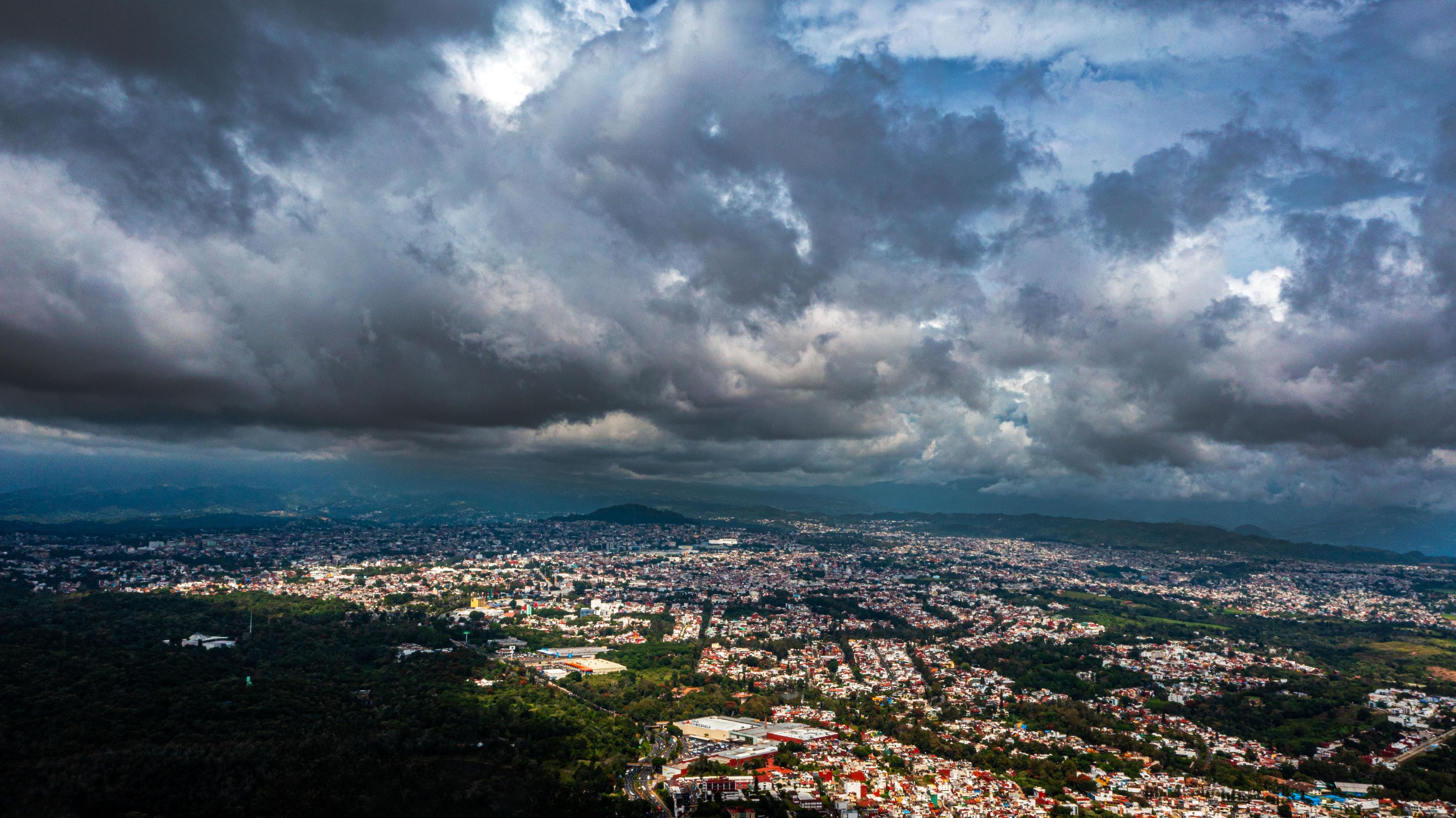 Clima en México: Frente Frío 8 Traerá Lluvias Intensas a Veracruz y Chiapas Este Lunes