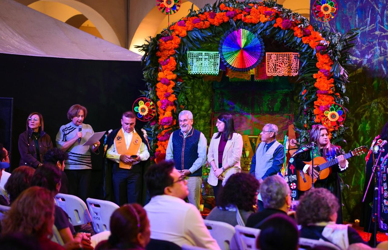 Xalapa Rinde Homenaje a Esteban Rizo Báez con Altar de Día de Muertos