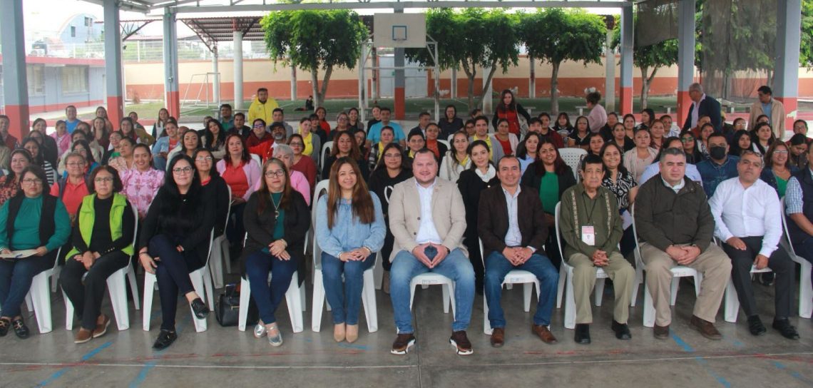 Reconocen a Docente por Innovación Pedagógica
