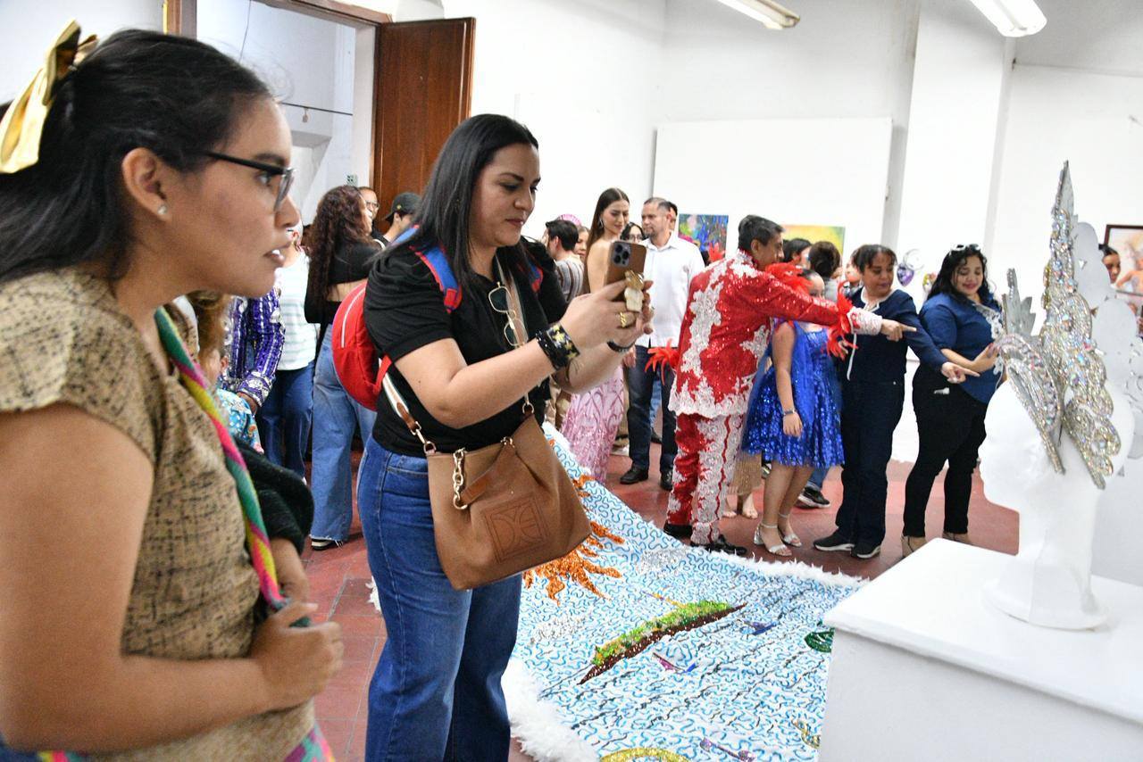 Inauguran Alegoría Carnestolenda en Casa Principal