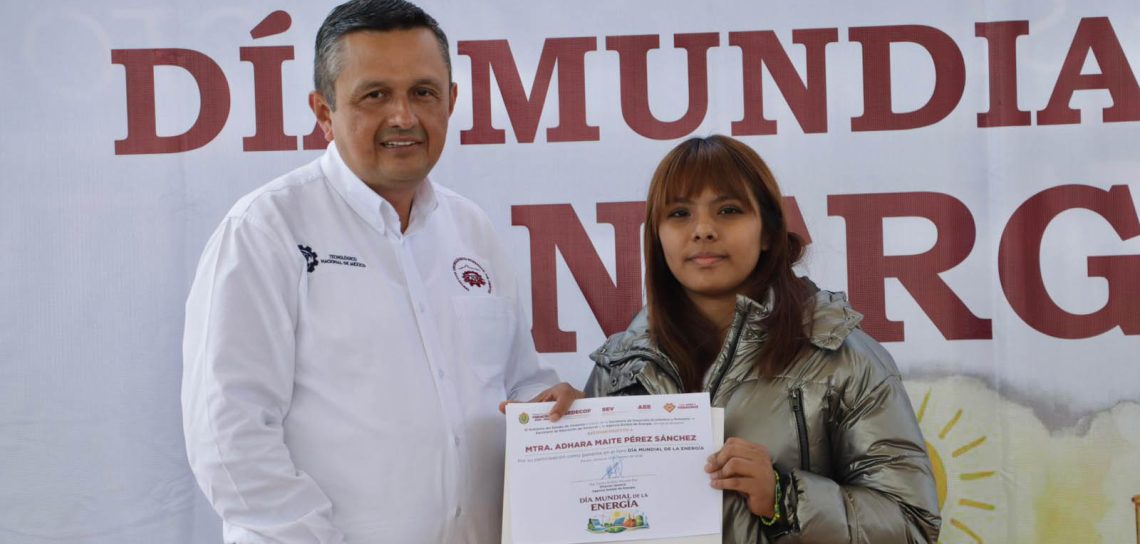 SEV Reconoce a Adhara Pérez