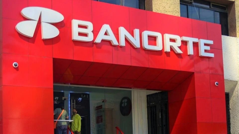 Bancos Suspenden Operaciones en Jalisco y 9 Estados