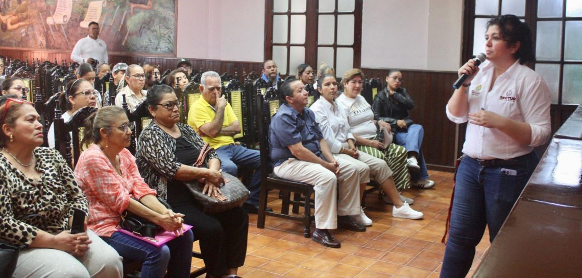 Prestadores de Servicios se Capacitan en Alvarado