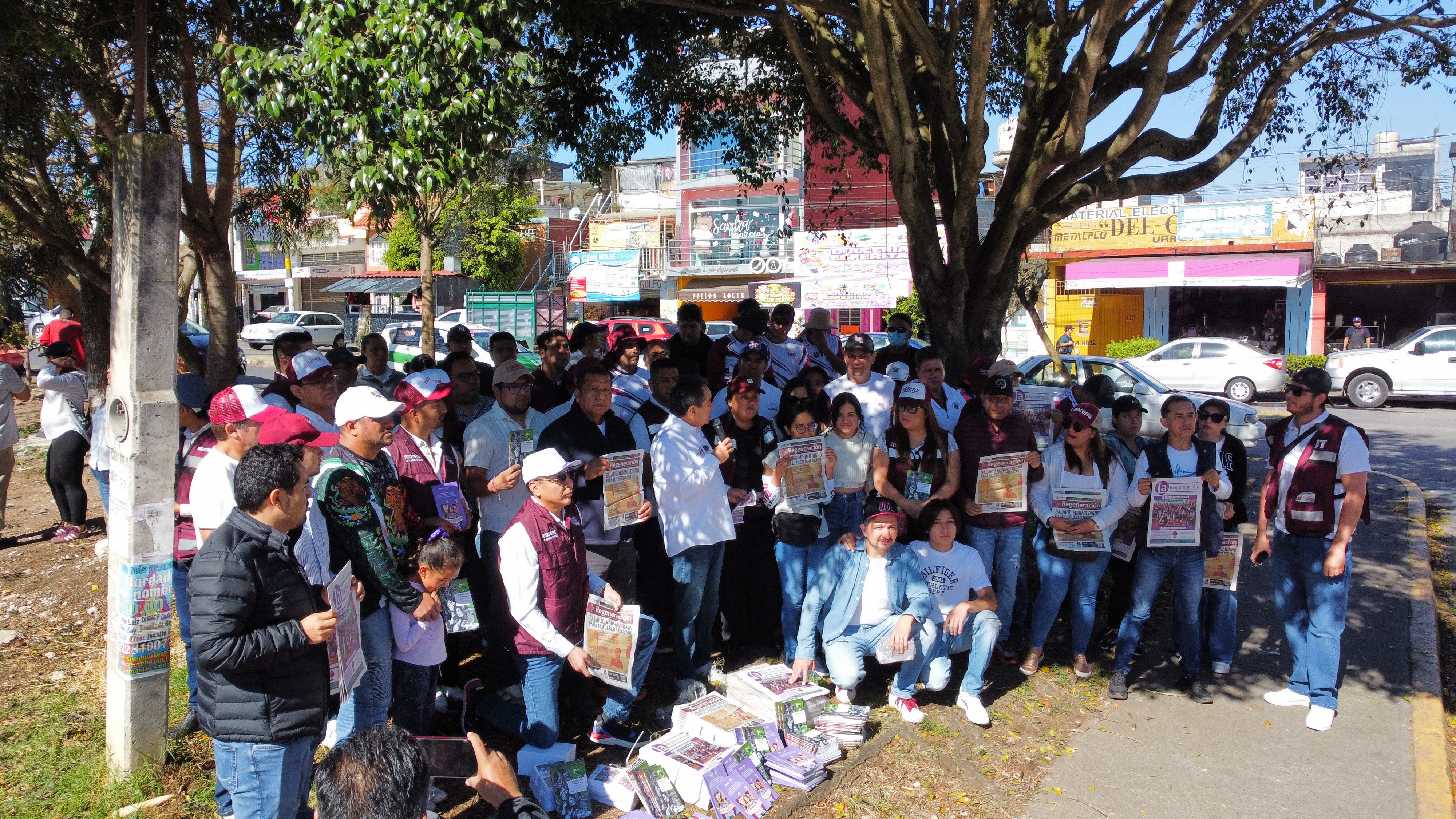 Casa por casa: Eleazar Guerrero intensifica campaña informativa en Xalapa