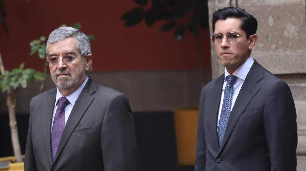 Renuncia de Juan Ramón de la Fuente