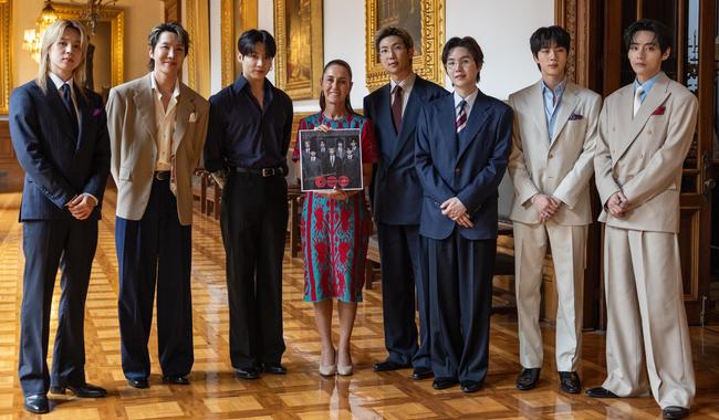 Claudia Sheinbaum recibe a BTS