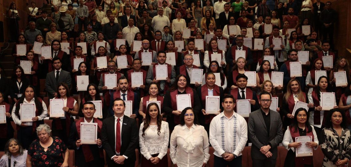 Entrega Consorcio Clavijero 109 Títulos de Licenciatura y Maestría