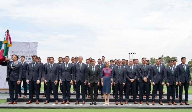 Sheinbaum Encabeza el Abanderamiento de la Selección Mexicana